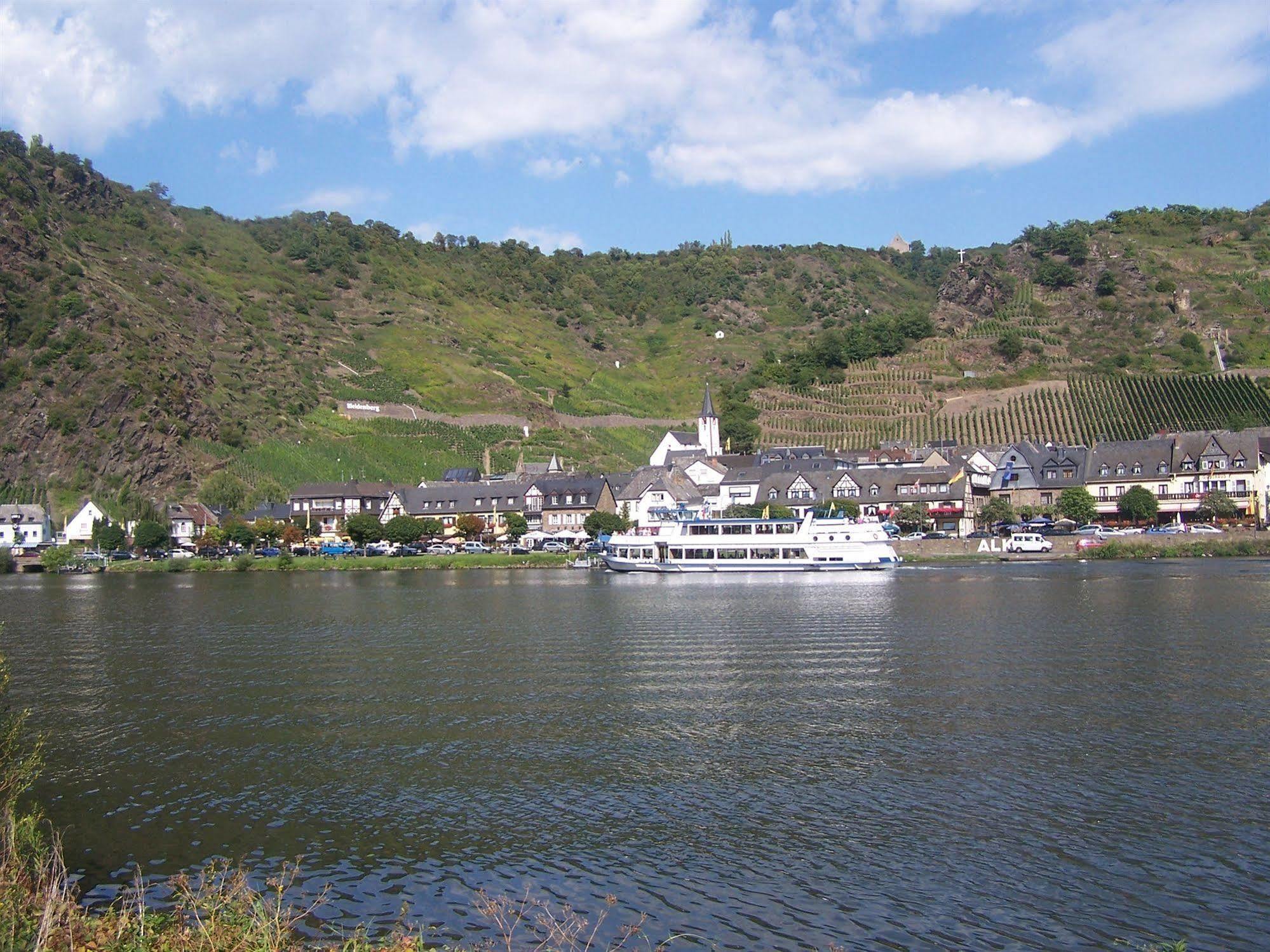 Ferienwohnung In Alken / Mosel Exterior foto